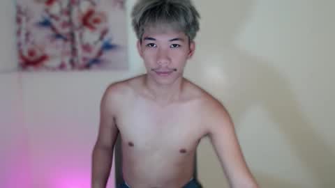 Snapshot of itsme_cxhennn chatting on 11-11-25, 11:05 itsme_cxhennn online show from 11-11-25, 11:05