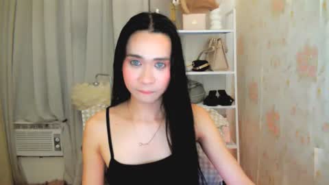 Snapshot of itsme_kat chatting on 07-24-26, 03:43 itsme_kat online show from 07-24-26, 03:43