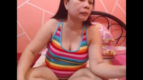 Snapshot of itsme_kitty chatting on 01-22-25, 11:32 Kitty online show from 01-22-25, 11:32
