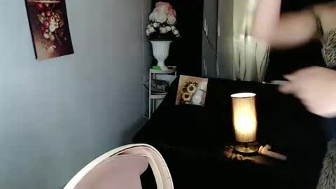 Snapshot of itsme_liza chatting on 06-11-26, 12:03 itsme_liza online show from 06-11-26, 12:03