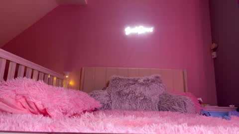 Lola online show from 02-01-25, 05:26