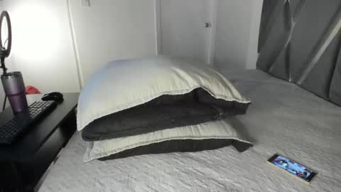 Moon online show from 05-26-26, 07:10
