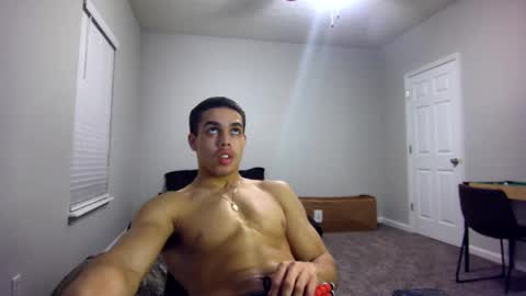 Snapshot of itstarzan chatting on 12-14-24, 04:56 TARZAN online show from 12-14-24, 04:56