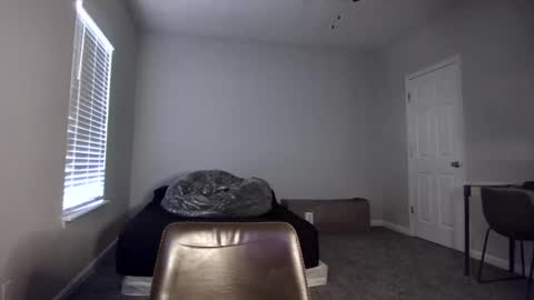 Snapshot of itstarzan chatting on 12-17-24, 07:37 TARZAN online show from 12-17-24, 07:37