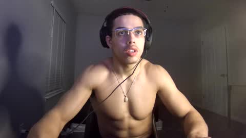 Snapshot of itstarzan chatting on 12-19-24, 04:23 TARZAN online show from 12-19-24, 04:23