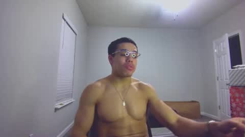 Snapshot of itstarzan chatting on 12-25-24, 01:31 TARZAN online show from 12-25-24, 01:31