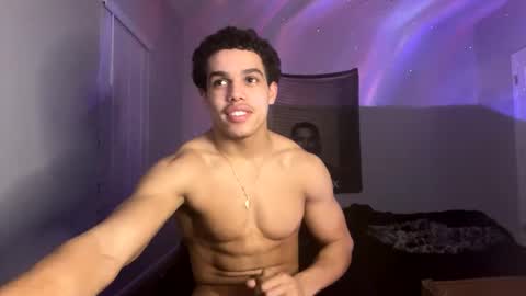 Snapshot of itstarzan chatting on 02-14-25, 09:24 TARZAN online show from 02-14-25, 09:24