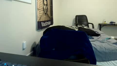 Snapshot of itstarzan chatting on 09-30-25, 01:10 TARZAN online show from 09-30-25, 01:10