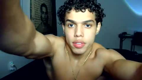 Snapshot of itstarzan chatting on 10-04-25, 01:36 TARZAN online show from 10-04-25, 01:36