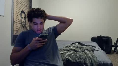 Snapshot of itstarzan chatting on 10-27-25, 10:25 TARZAN online show from 10-27-25, 10:25