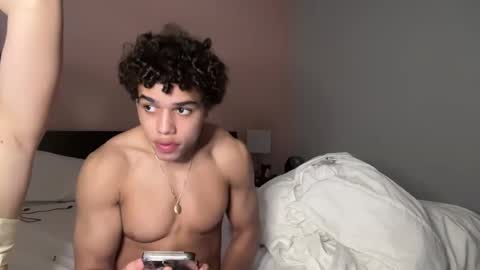 Snapshot of itstarzan chatting on 12-16-25, 06:07 TARZAN online show from 12-16-25, 06:07