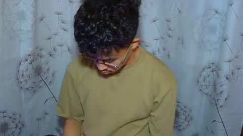 Snapshot of itsyour_asianboy chatting on 10-11-25, 11:31 just call me francis online show from 10-11-25, 11:31