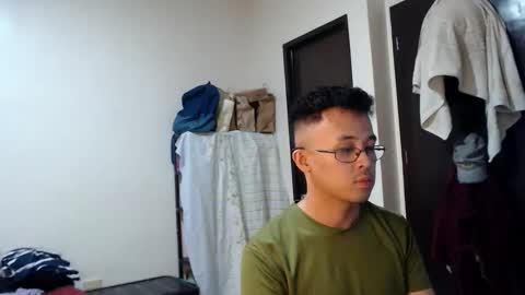Snapshot of itsyour_asianboy chatting on 03-05-26, 12:12 just call me francis online show from 03-05-26, 12:12