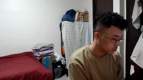 Snapshot of itsyour_asianboy chatting on 03-15-26, 02:12 just call me francis online show from 03-15-26, 02:12