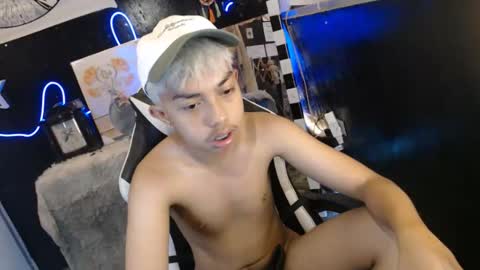 Snapshot of itsyourcummerboy_xx chatting on 05-21-26, 02:29 Kyle online show from 05-21-26, 02:29