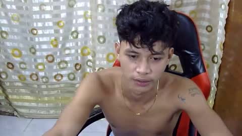 Snapshot of itzme_john chatting on 03-04-26, 01:33 itzme_john online show from 03-04-26, 01:33