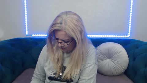 ivanacharm online show from 04-29-26, 03:21