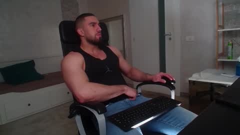 IvanHydee online show from 02-08-26, 05:33