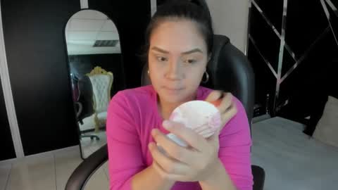 Snapshot of ivannaa18 chatting on 11-22-25, 04:00 ivannaa18 online show from 11-22-25, 04:00