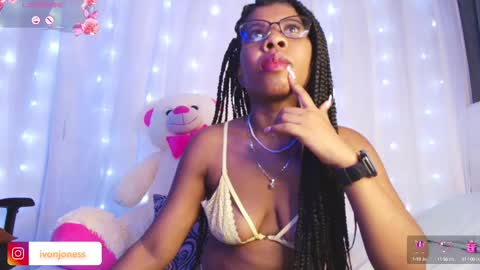 Snapshot of ivonjoness chatting on 03-08-25, 08:11 Ivon Miss Jones online show from 03-08-25, 08:11