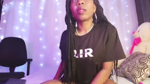 Snapshot of ivonjoness chatting on 03-10-25, 03:34 Ivon Miss Jones online show from 03-10-25, 03:34