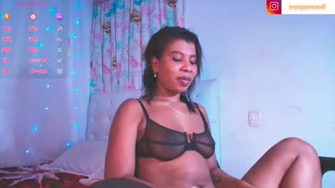 Snapshot of ivonjoness chatting on 11-26-25, 04:02 Ivon Miss Jones online show from 11-26-25, 04:02