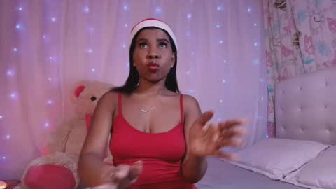 Snapshot of ivonjoness chatting on 12-21-25, 03:46 Ivon Miss Jones online show from 12-21-25, 03:46