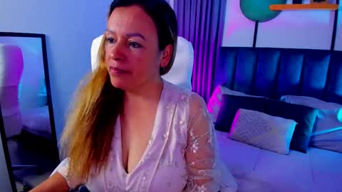 Snapshot of ivonne_4 chatting on 02-11-26, 12:54 Ivonne online show from 02-11-26, 12:54