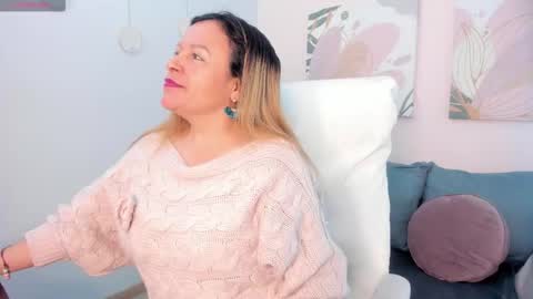 Snapshot of ivonne_4 chatting on 03-04-26, 12:44 Ivonne online show from 03-04-26, 12:44