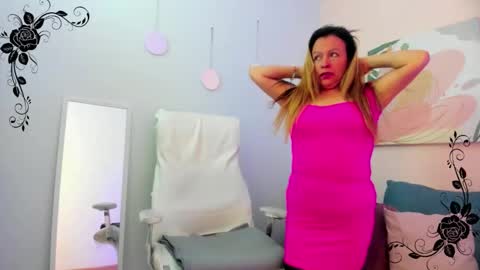 Snapshot of ivonne_4 chatting on 03-05-26, 02:13 Ivonne online show from 03-05-26, 02:13