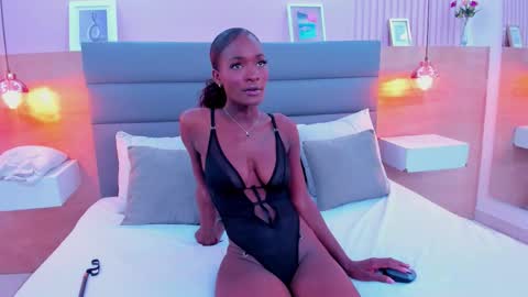 Snapshot of ivonne_duval chatting on 03-06-26, 04:58 Ivonne Duval online show from 03-06-26, 04:58