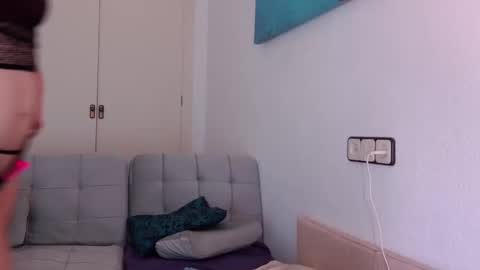 Snapshot of ivonne_hilton chatting on 01-28-25, 12:32 Ivonne online show from 01-28-25, 12:32