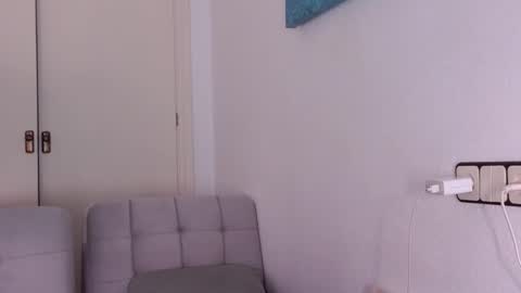 Snapshot of ivonne_hilton chatting on 02-19-25, 09:06 Ivonne online show from 02-19-25, 09:06