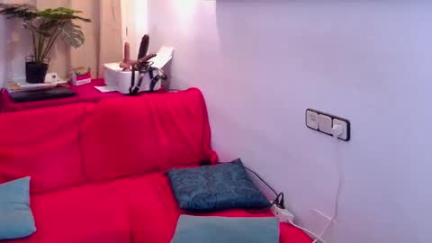 Snapshot of ivonneanddom chatting on 06-05-26, 09:37 ivonneanddom online show from 06-05-26, 09:37