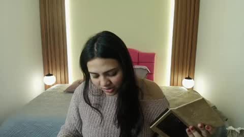 I V O N N E R O S S online show from 05-15-26, 12:01
