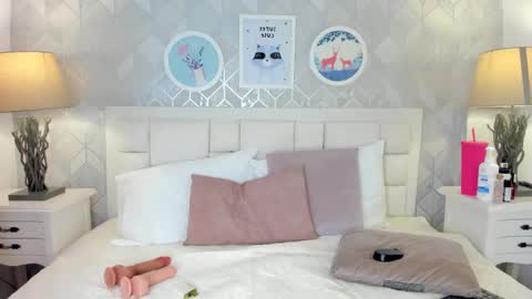 ivonny    online show from 10-25-25, 11:51