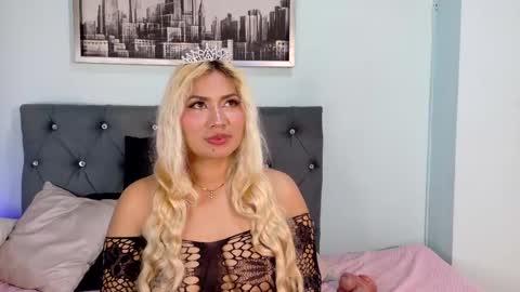 Snapshot of ivonnybon chatting on 05-10-26, 03:12 IvonnyBon online show from 05-10-26, 03:12