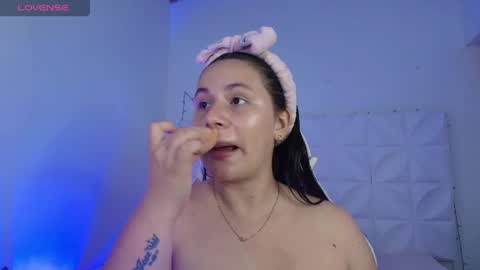 Snapshot of ivonnygoldie chatting on 04-02-26, 06:05 Ivonny online show from 04-02-26, 06:05