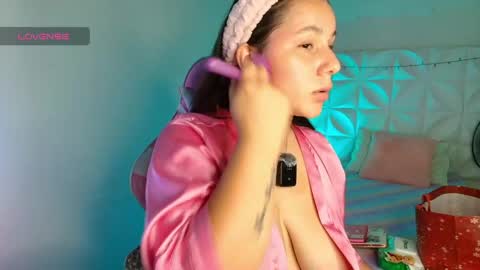 Snapshot of ivonnygoldie chatting on 05-13-26, 01:47 Ivonny online show from 05-13-26, 01:47