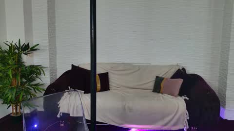 Celine online show from 10-22-25, 05:19