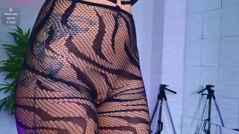 Celine online show from 11-22-25, 06:34