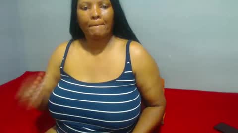 Snapshot of ivorytits48 chatting on 02-18-25, 05:20 IVORYTITS48 online show from 02-18-25, 05:20
