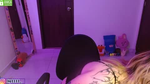 Snapshot of ivy_1111 chatting on 01-10-26, 12:45 Ivy online show from 01-10-26, 12:45