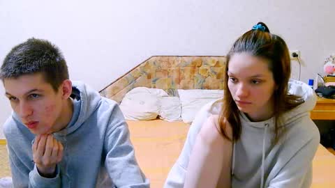 Ivy and Lester online show from 02-26-25, 06:21