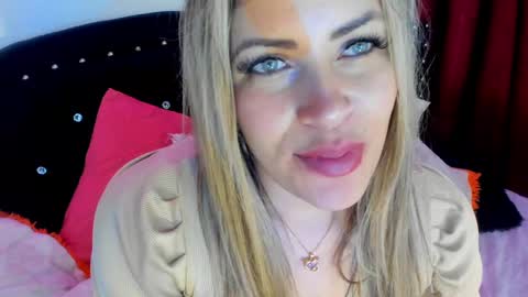 Snapshot of ivy__taylorr chatting on 03-09-25, 01:25 Diana Rojas online show from 03-09-25, 01:25