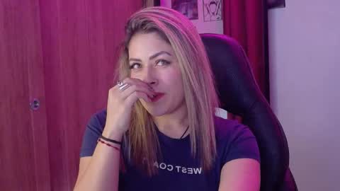 Snapshot of ivy__taylorr chatting on 10-09-25, 02:09 Diana Rojas online show from 10-09-25, 02:09