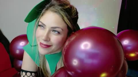 Snapshot of ivy__taylorr chatting on 10-26-25, 01:44 Diana Rojas online show from 10-26-25, 01:44