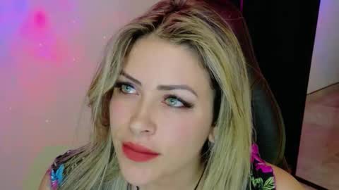 Snapshot of ivy__taylorr chatting on 11-30-25, 05:50 Diana Rojas online show from 11-30-25, 05:50