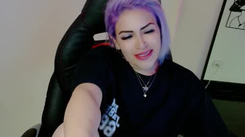 Snapshot of ivy__taylorr chatting on 01-18-26, 01:31 Diana Rojas online show from 01-18-26, 01:31