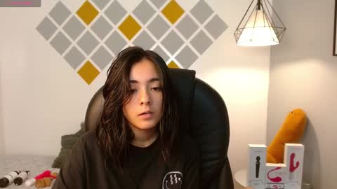 Snapshot of ivy_gail chatting on 01-10-25, 04:01  IVY online show from 01-10-25, 04:01